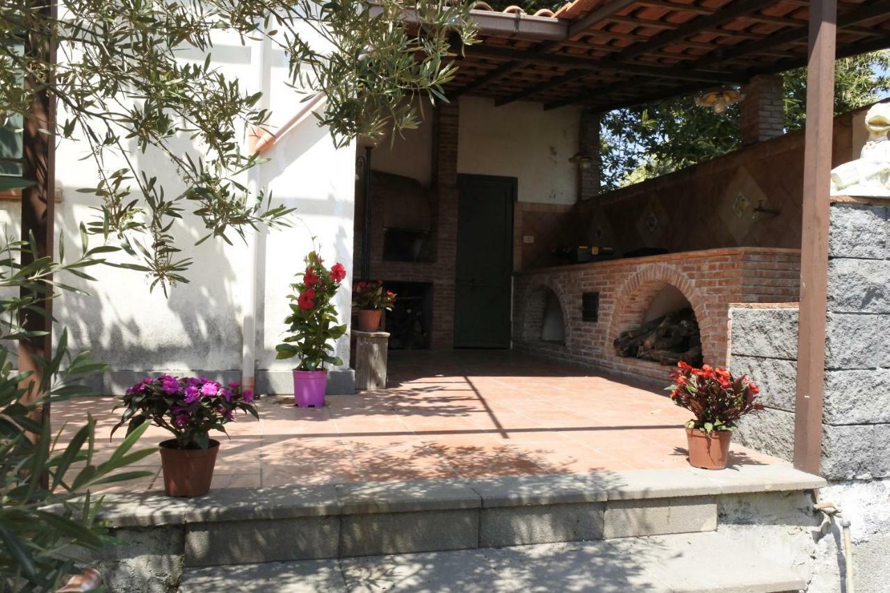 Casa Vacanza Etna Evergreen Villa Piedimonte Etneo Exterior photo